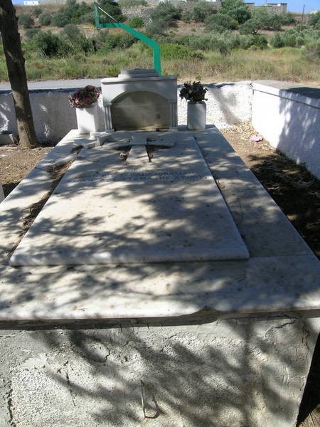 Papadovasili Tomb (1 of 2) 