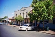 Royal Hotel Warren, 2005. Site includes the location of the former Warren Fruit shop. 