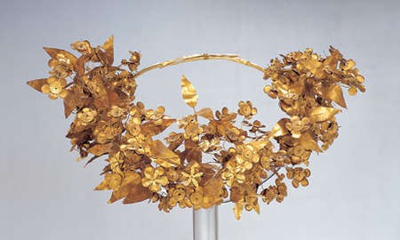 Alexander the Great: 2000 Years of Treasures will open at the Australian Museum in Sydney in November 2012. - Alexander the Great The-Macedonian-queen diadem