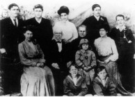 Michael De Diar, his wife Florence, and their ten children in Port Pirie, 1908. 