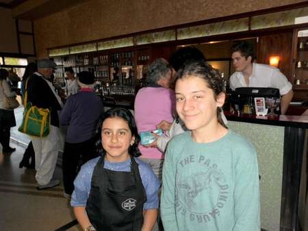 Zak and Ramona Nedianu. A new generation of "cafe kids" 