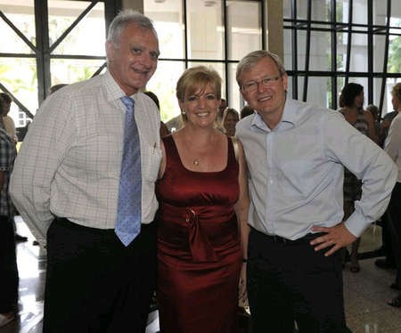 Leonard (Len) George Notaras - Len Notaras with wife Robyn, & Kevin Rudd 2