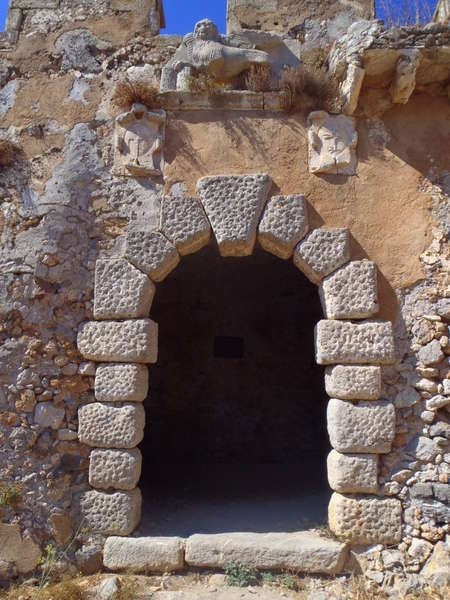 Entrance to the Venetian fortress 