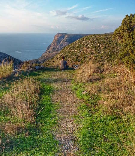 4 Ways to Fall Madly in Love with Kythera - 4 ways 2 A trail in Kythera photo by Abbie Synan