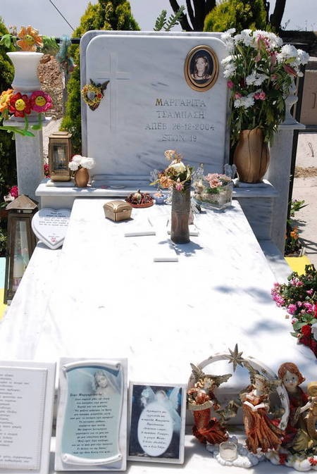 Grave of Margarita Tsambasi, Potamos 