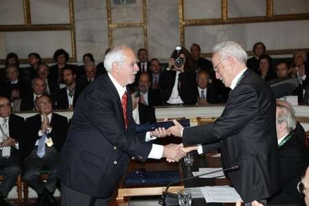 Emmanuel Kalligeros receives prestigious awards from the Academy of Athens 