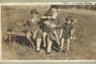 Spiridoula (Lily) Combes/Coombes with her 3 children in 1931, Hyde Park in Sydney 