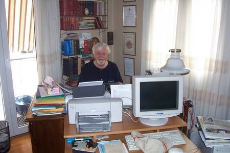 Professor Nikos Petrochilos. 